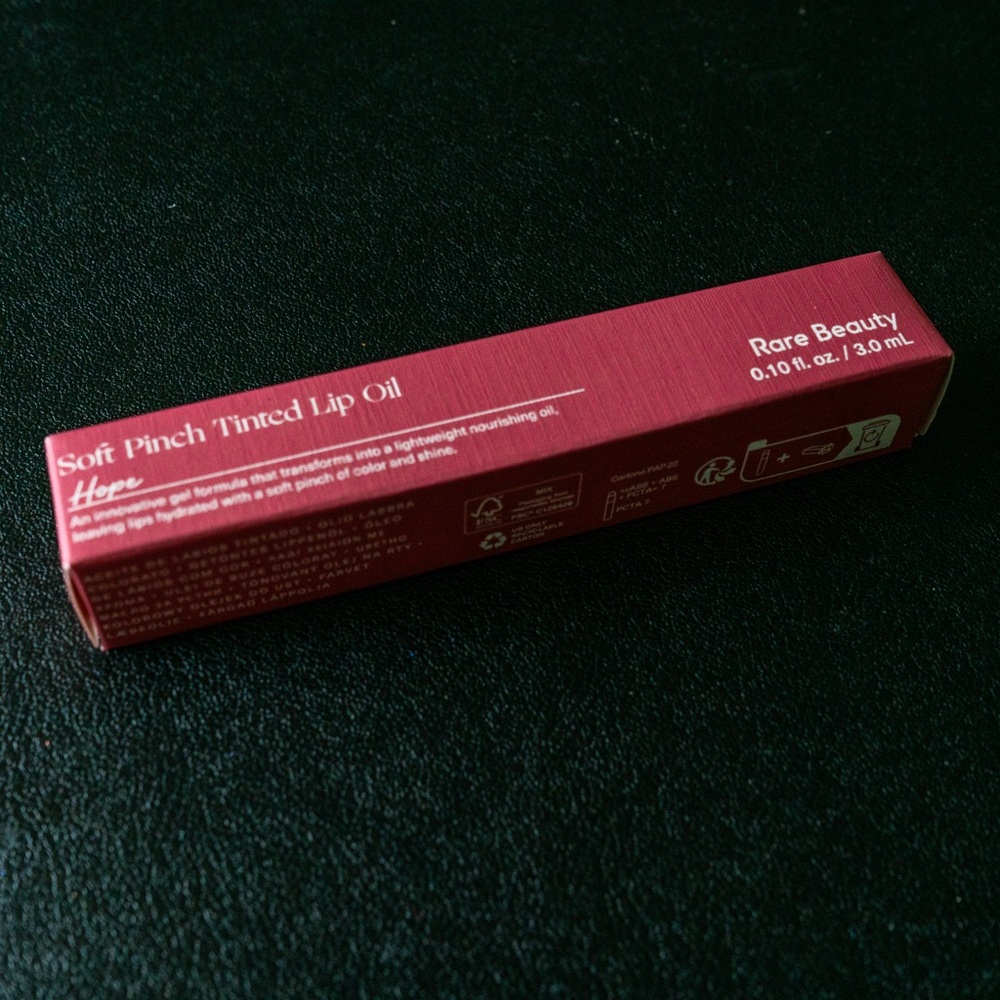 ✨ 2/$27- 3/$40 - 4/$50
 ✨ Rare Beauty Soft Tinted Lip Oil